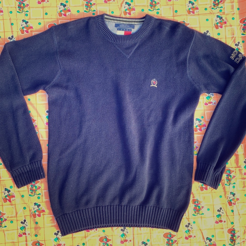 Vintage Tommy Hilfiger men’s sweater.